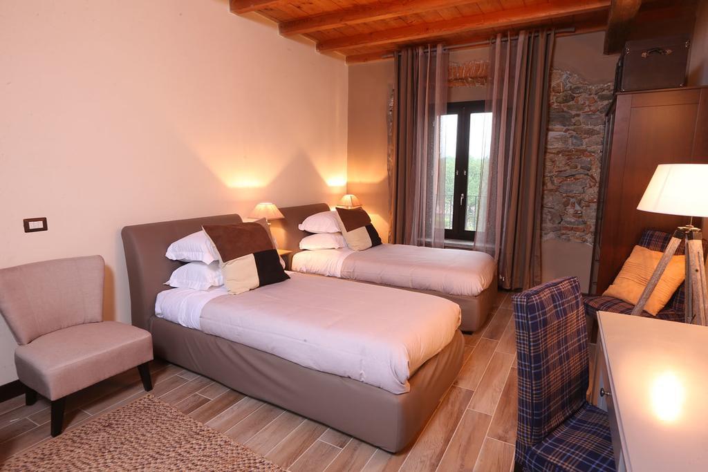 Equirelais Otel Lomnago Oda fotoğraf